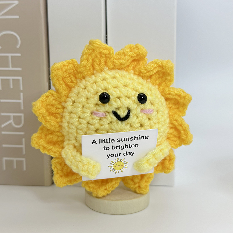 Home And Textiles Today - 面白いポジティブかぎ針編みサンシャイン人形デスクトップオーナメント手作り応援感情的なサポートポジティブ太陽カード付きホームパーティーの装飾